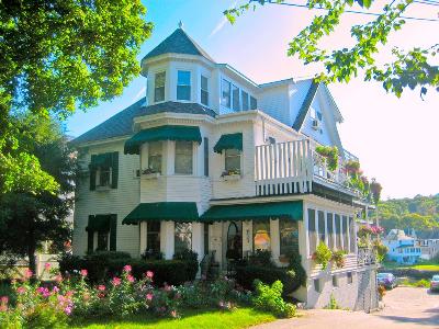 Harbour Towne Bed and Breakfast on the Waterfront, Boothbay Harbor, Maine, Romantic